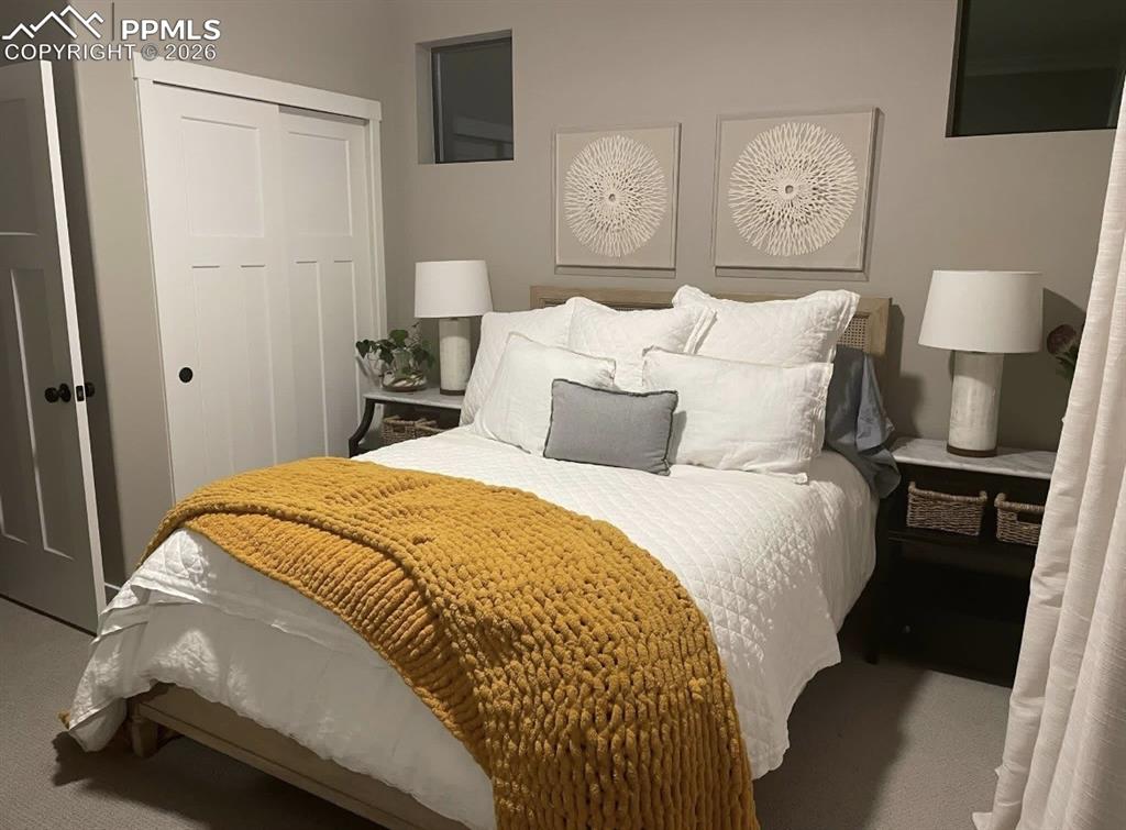 Image 11 of 32: Bedroom