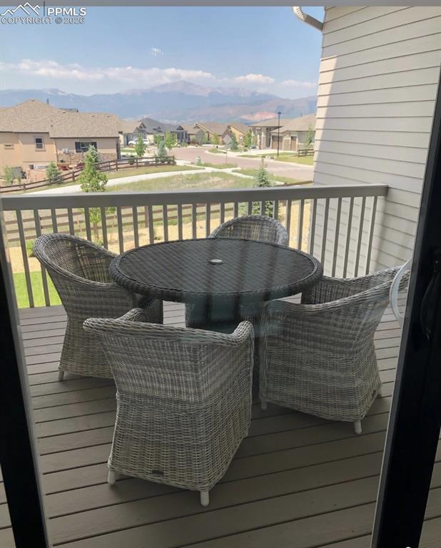 Image 15 of 32: Deck