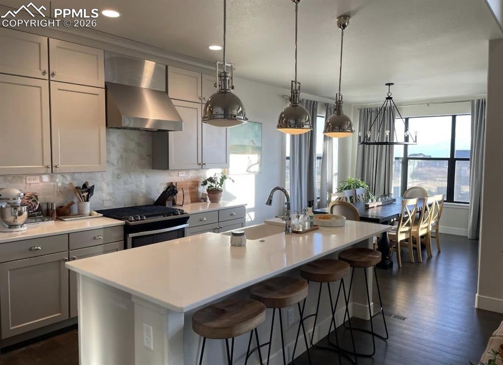 Image 2 of 32: Kitchen