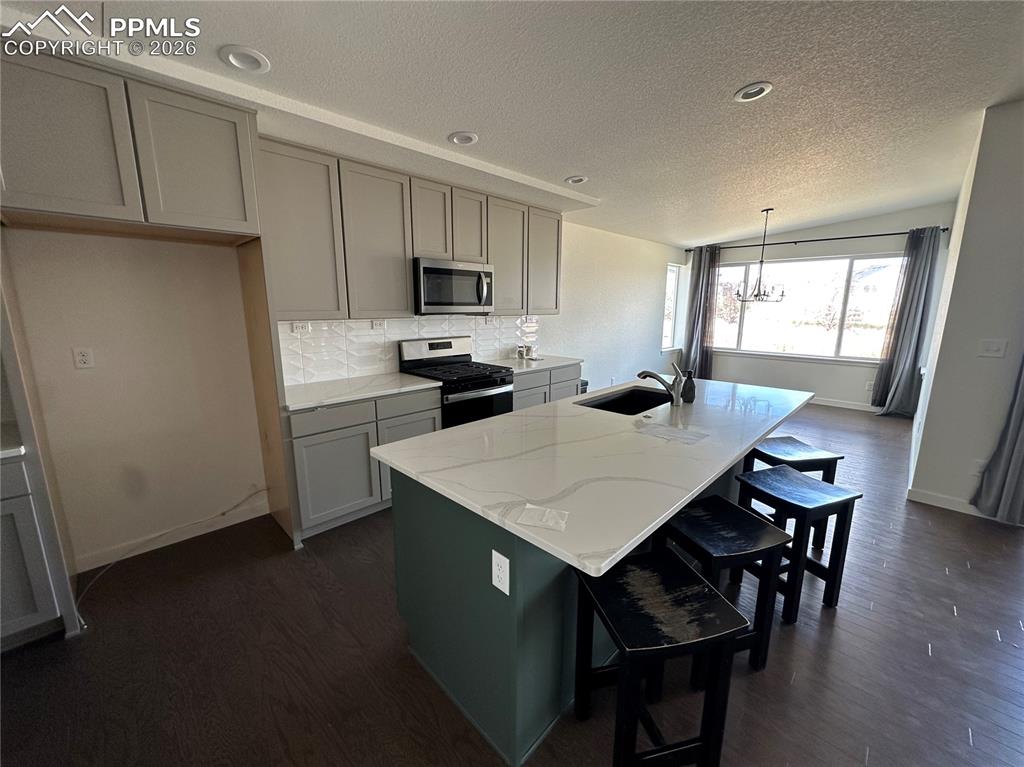 Image 3 of 20: Kitchen