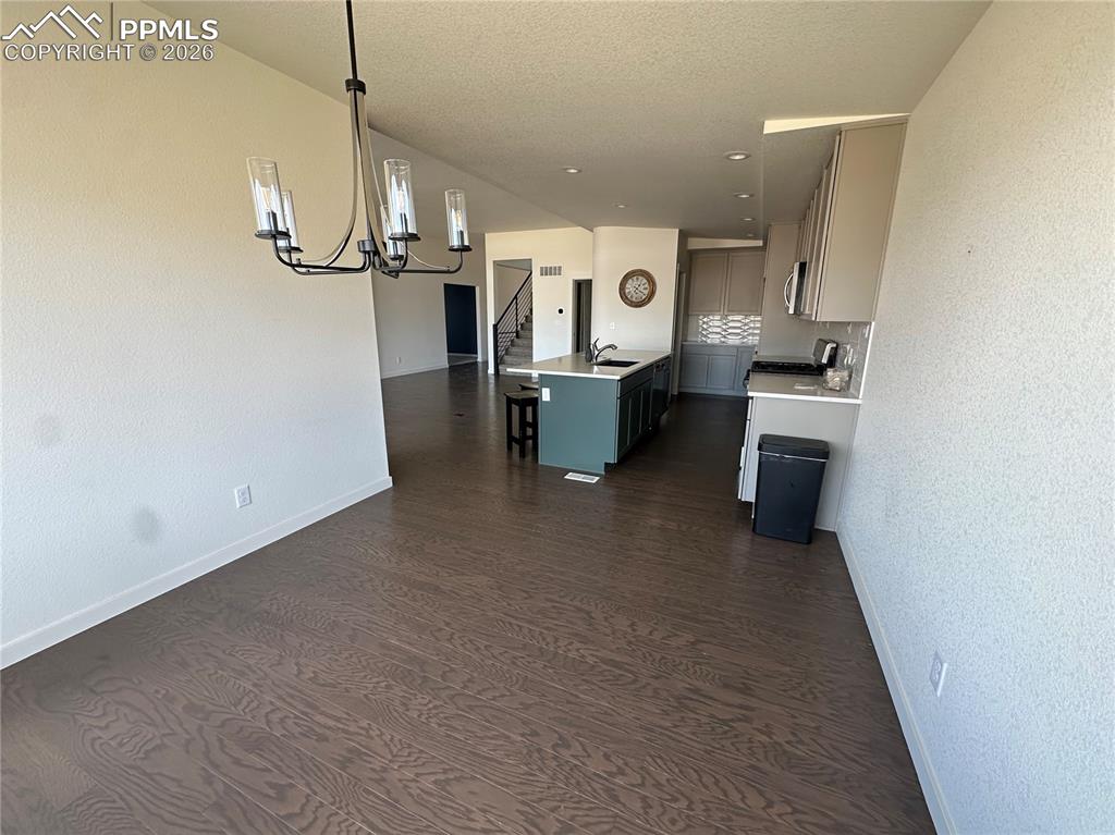 Image 6 of 20: Kitchen