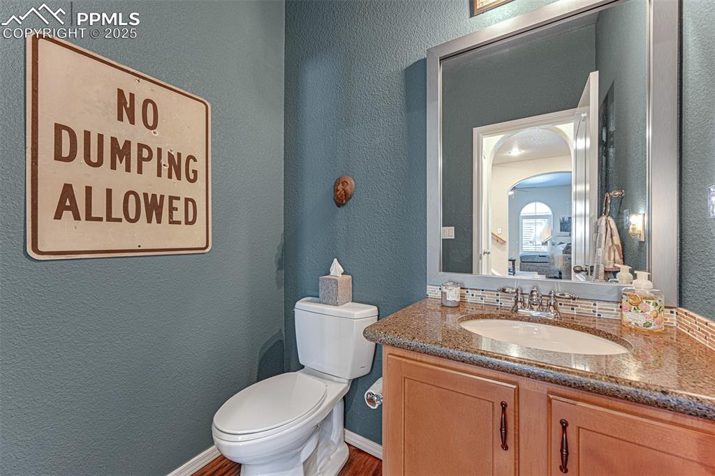 Image 11 of 27: Bathroom