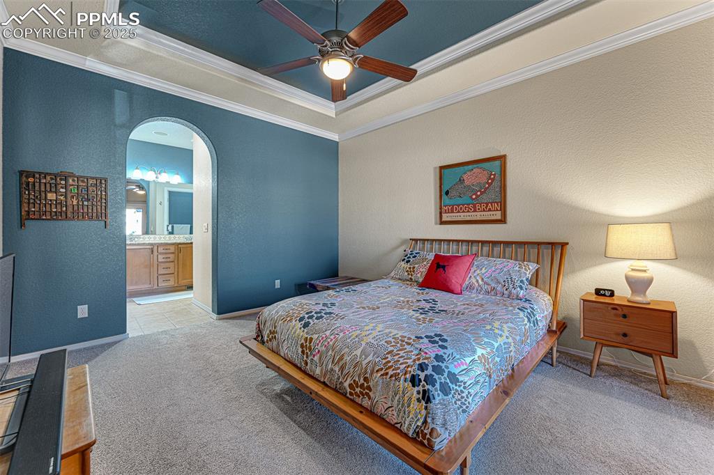 Image 15 of 27: Bedroom