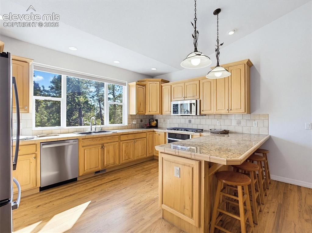 Image 15 of 48: Brand new stainless appliances