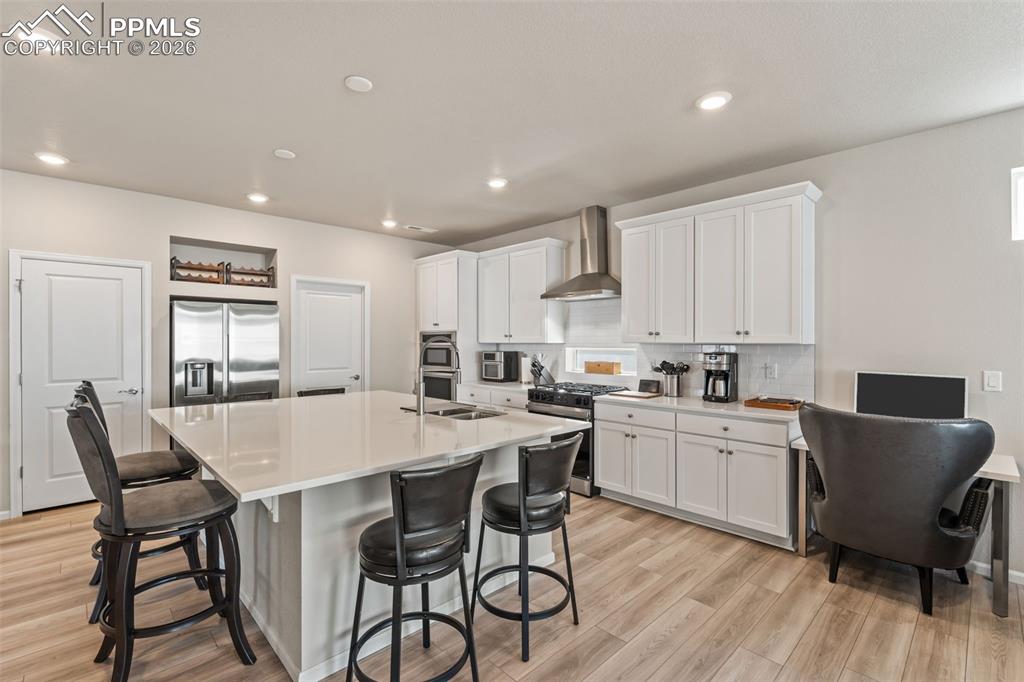 Image 17 of 39: Kitchen