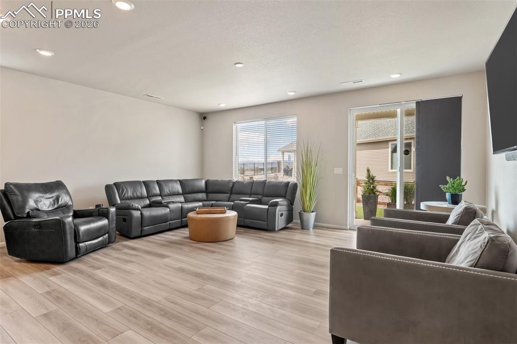 Image 18 of 39: Living Room