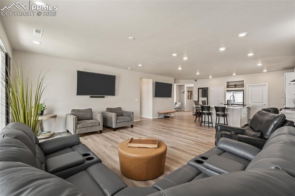 Image 21 of 39: Living Room