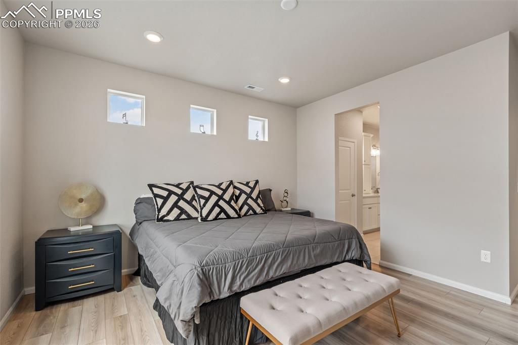 Image 26 of 39: Bedroom