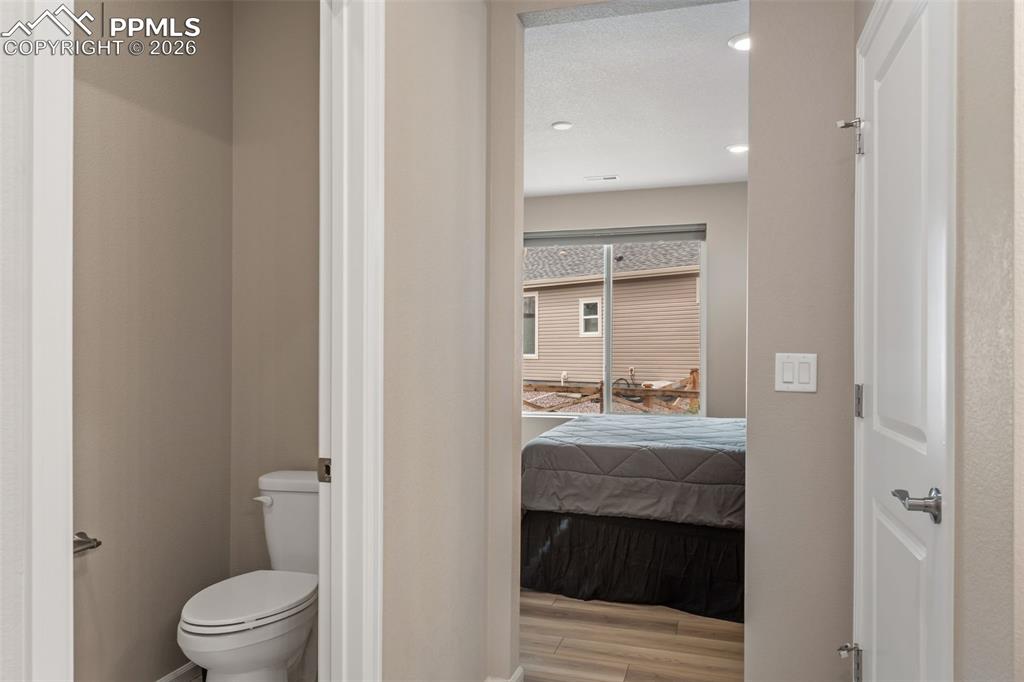 Image 31 of 39: Bathroom