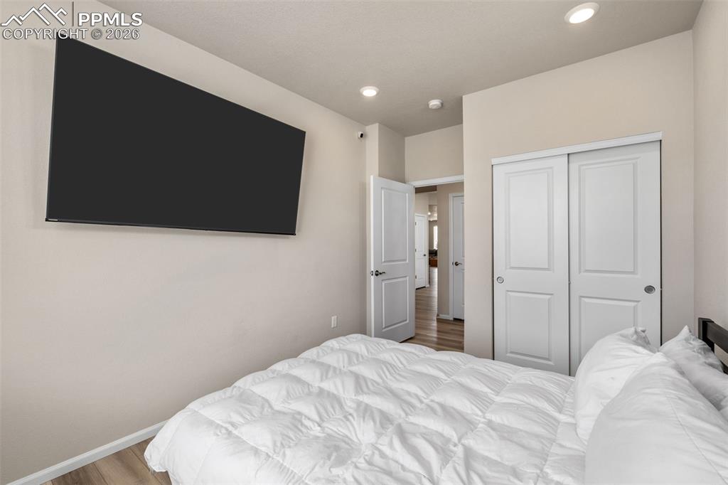 Image 33 of 39: Bedroom