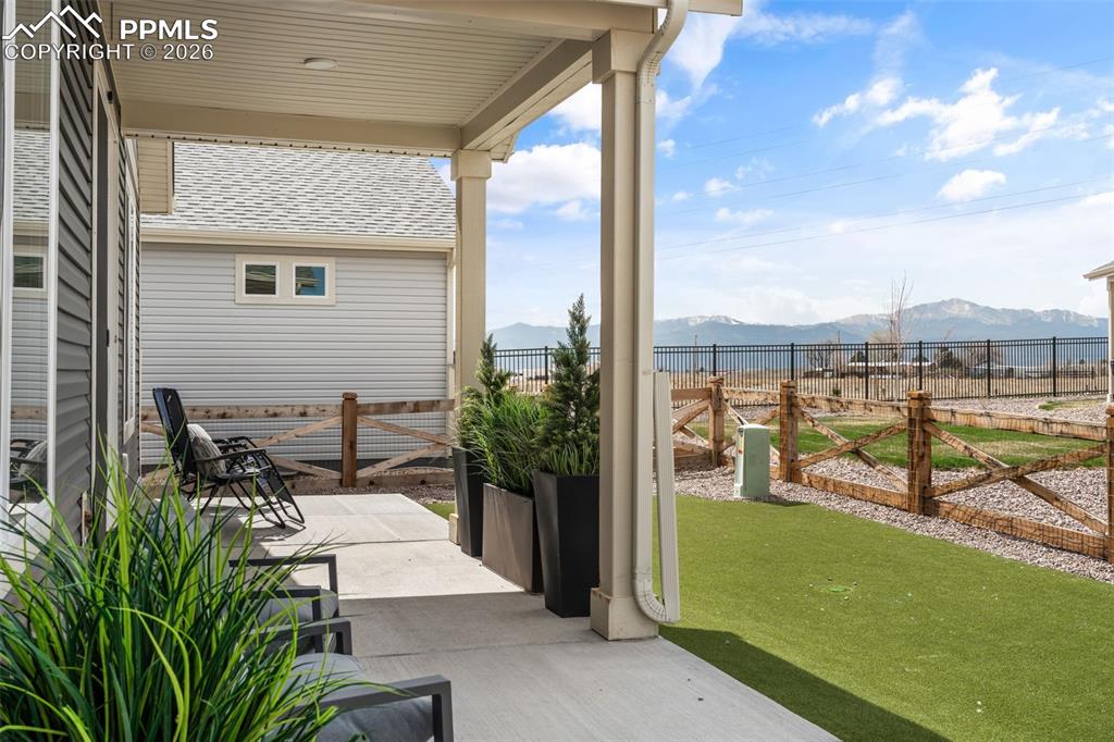 Image 36 of 39: Patio