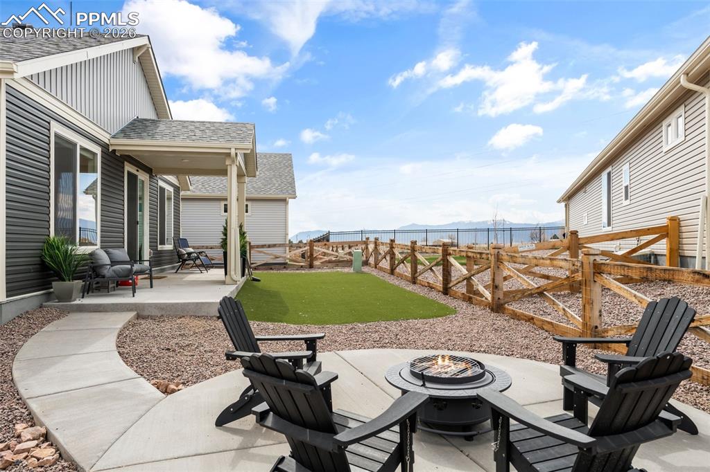 Image 39 of 39: Patio