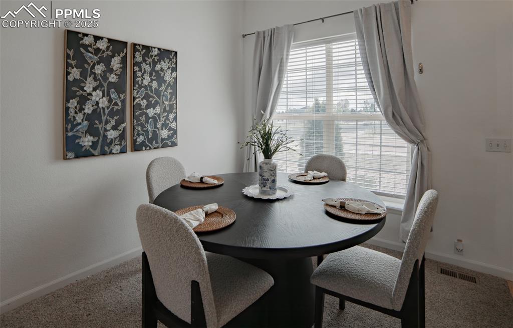 Image 11 of 36: Dining Area