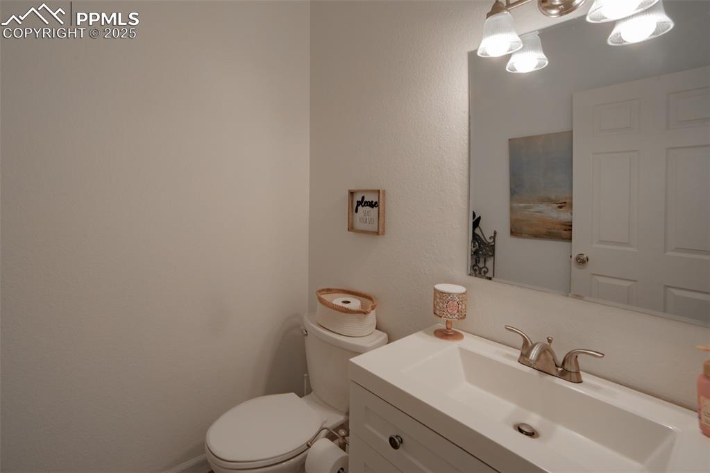 Image 13 of 36: Bathroom