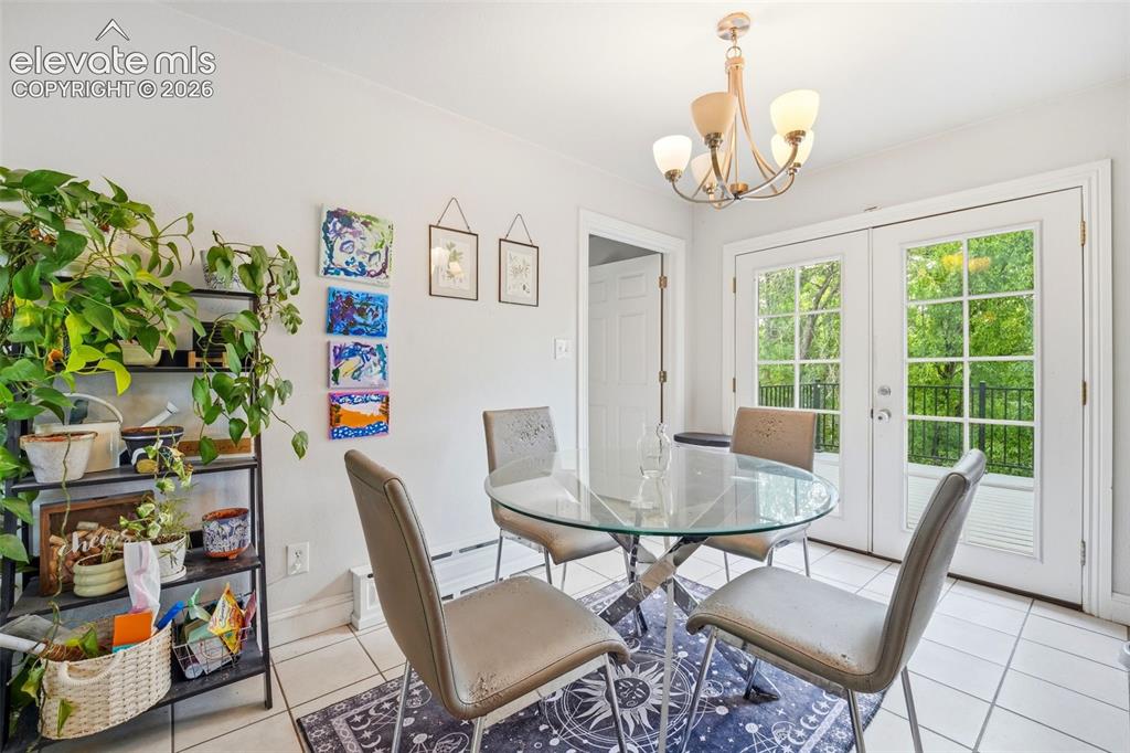 Image 10 of 44: Dining Area