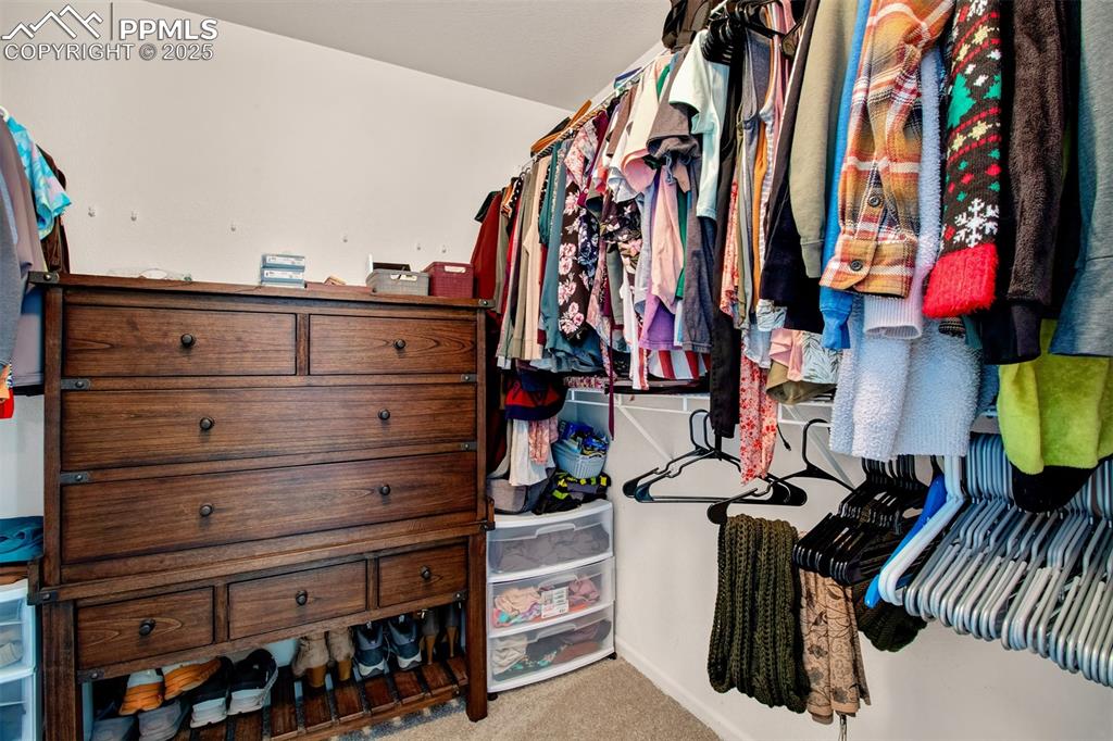 Image 17 of 27: Walk-In Closets