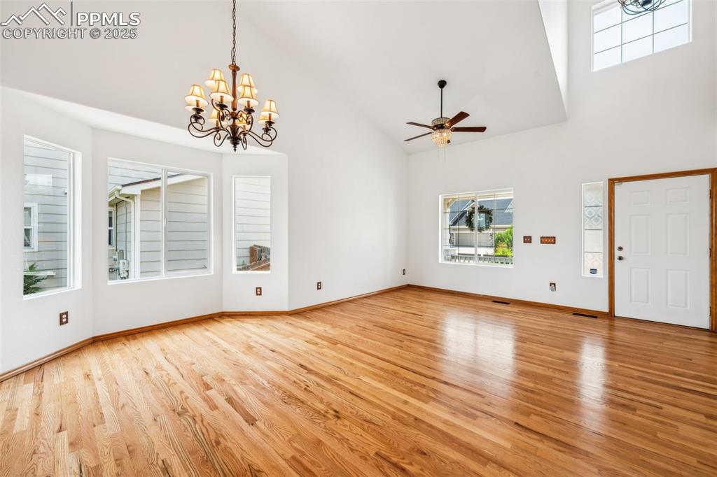 Image 11 of 50: Living Room