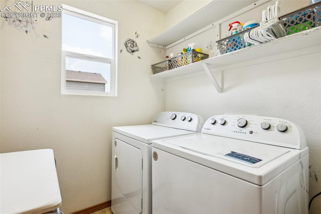 Image 19 of 50: Laundry