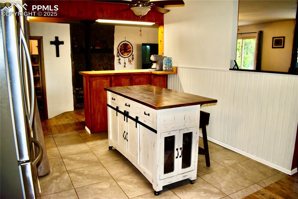 Image 13 of 29: Kitchen