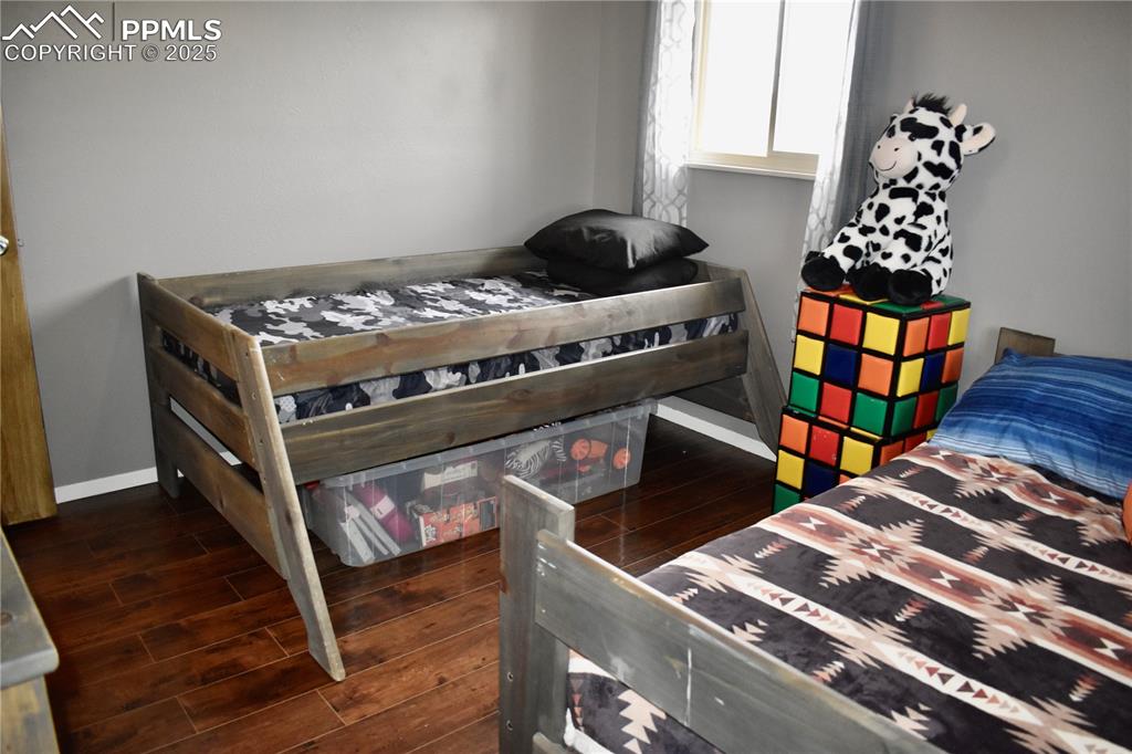 Image 19 of 29: Bedroom