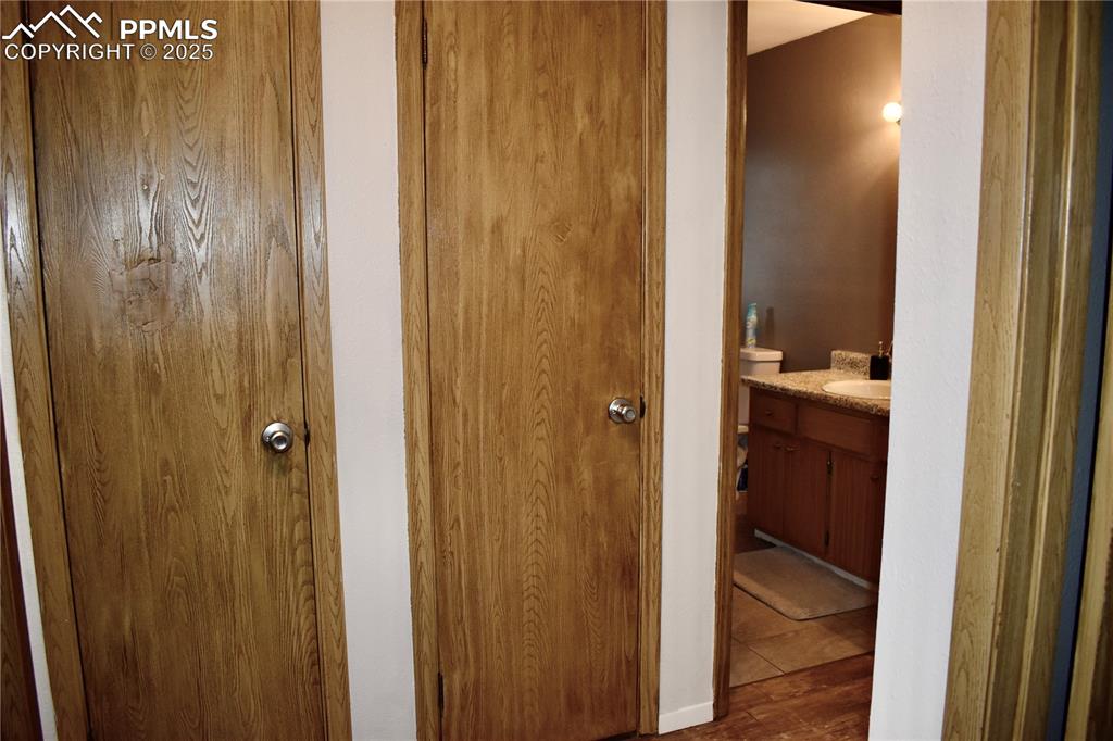 Image 20 of 29: Bathroom