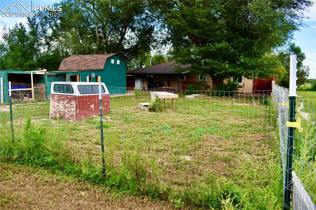 Image 29 of 29: Yard