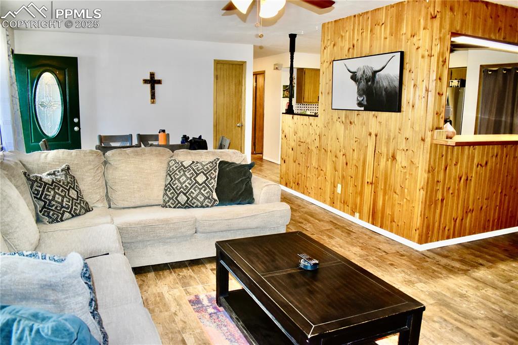 Image 6 of 29: Living Room