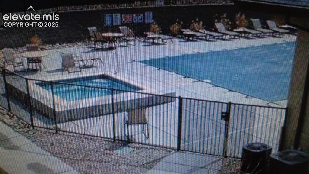 Image 8 of 8: Pool