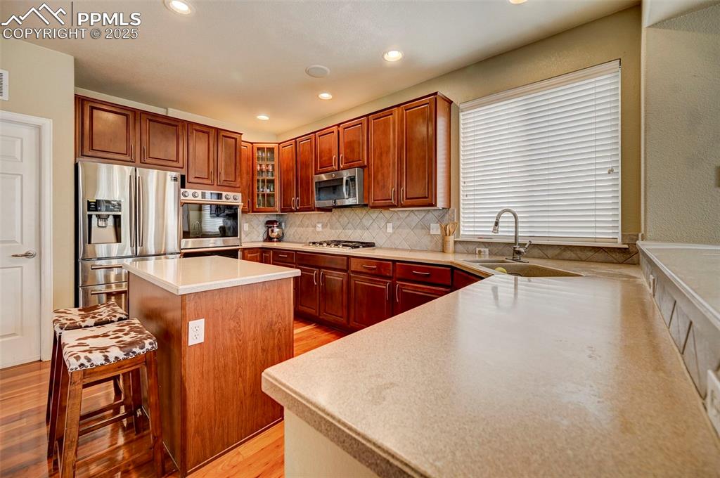 Image 10 of 45: Kitchen