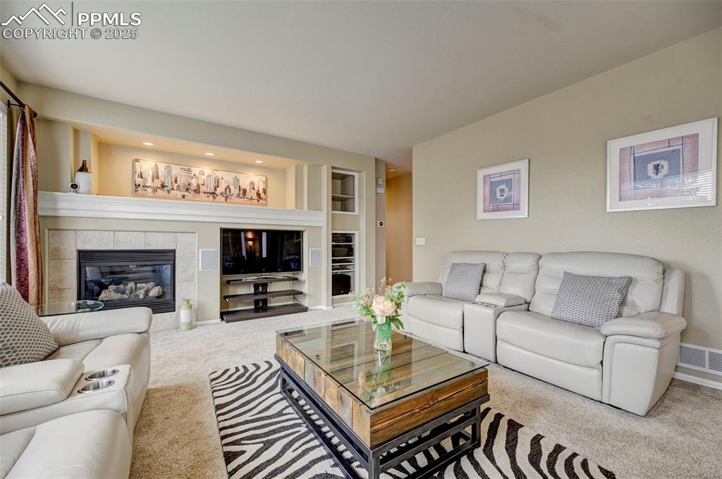 Image 15 of 45: Family Room