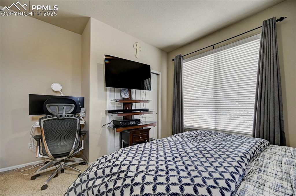 Image 20 of 45: Bedroom