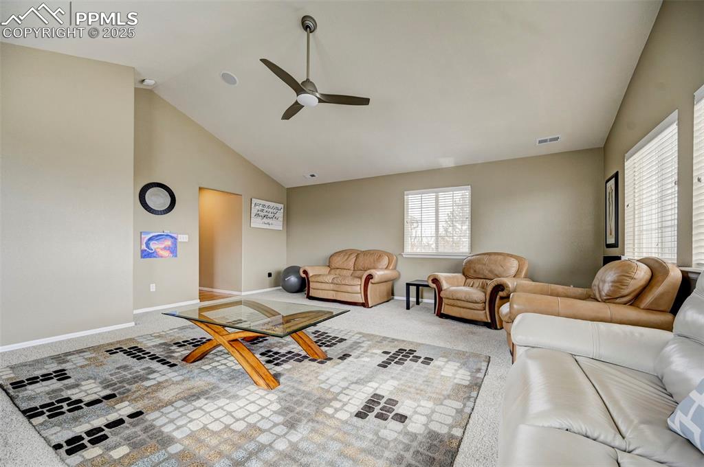 Image 25 of 45: Loft