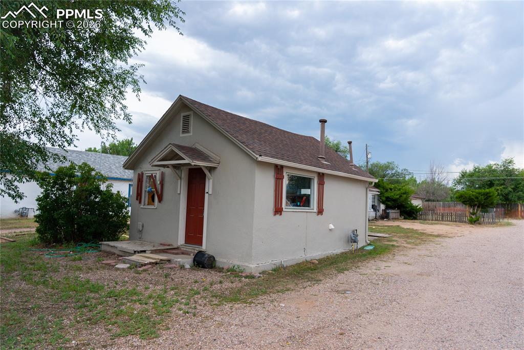 Image 2 of 20: Front of Structure