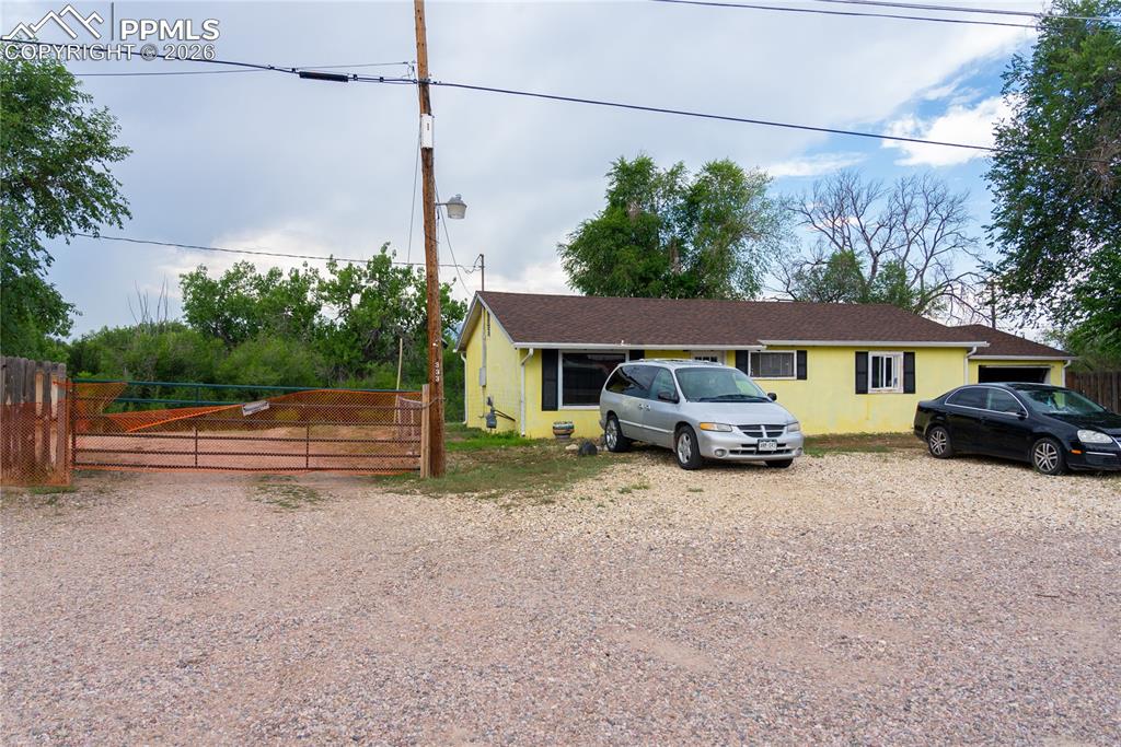 Image 3 of 20: Front of Structure