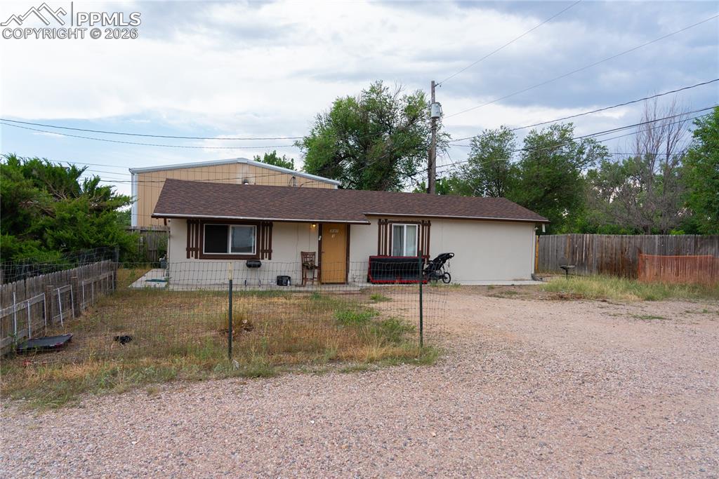 Image 5 of 20: Front of Structure