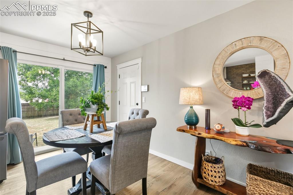 Image 11 of 36: Dining Area