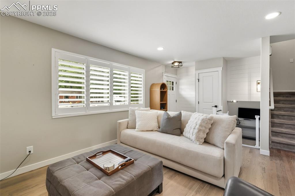 Image 17 of 36: Living Room