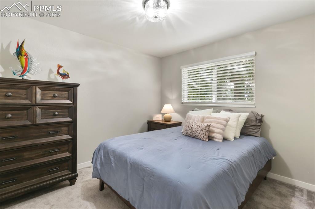 Image 21 of 36: Bedroom