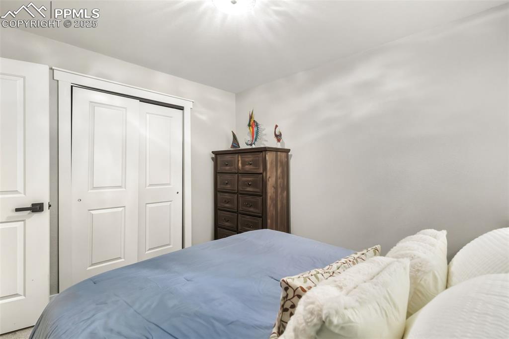 Image 22 of 36: Bedroom