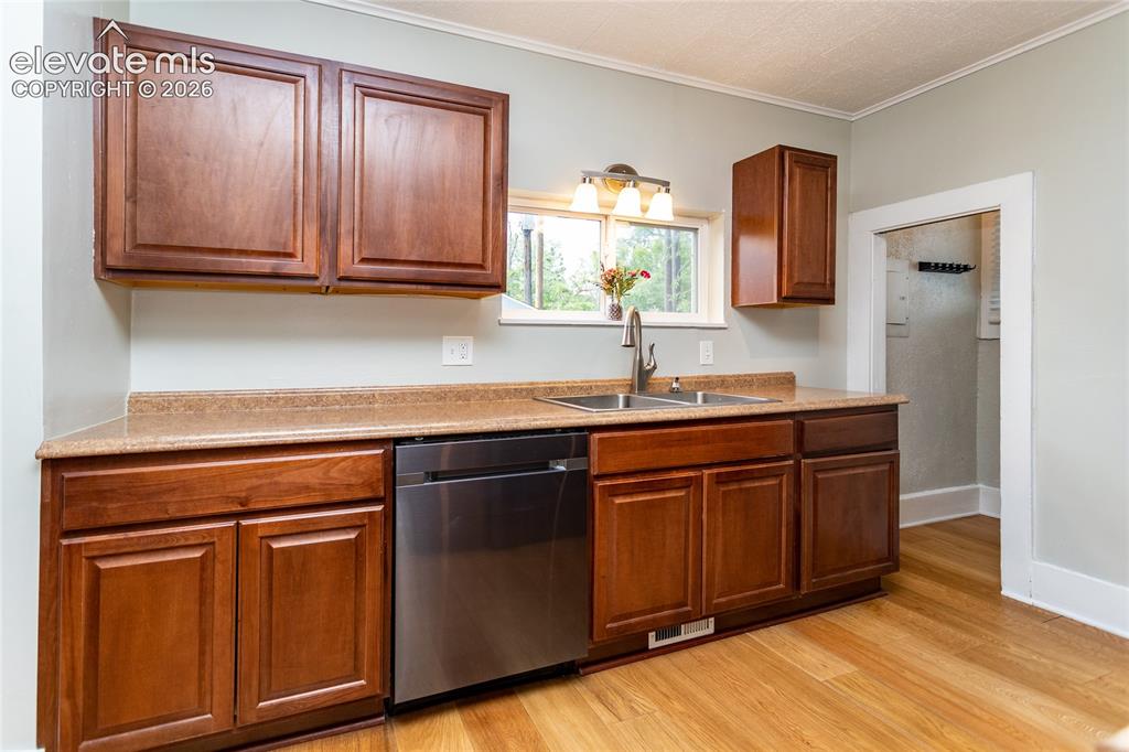 Image 25 of 44: Great kitchen