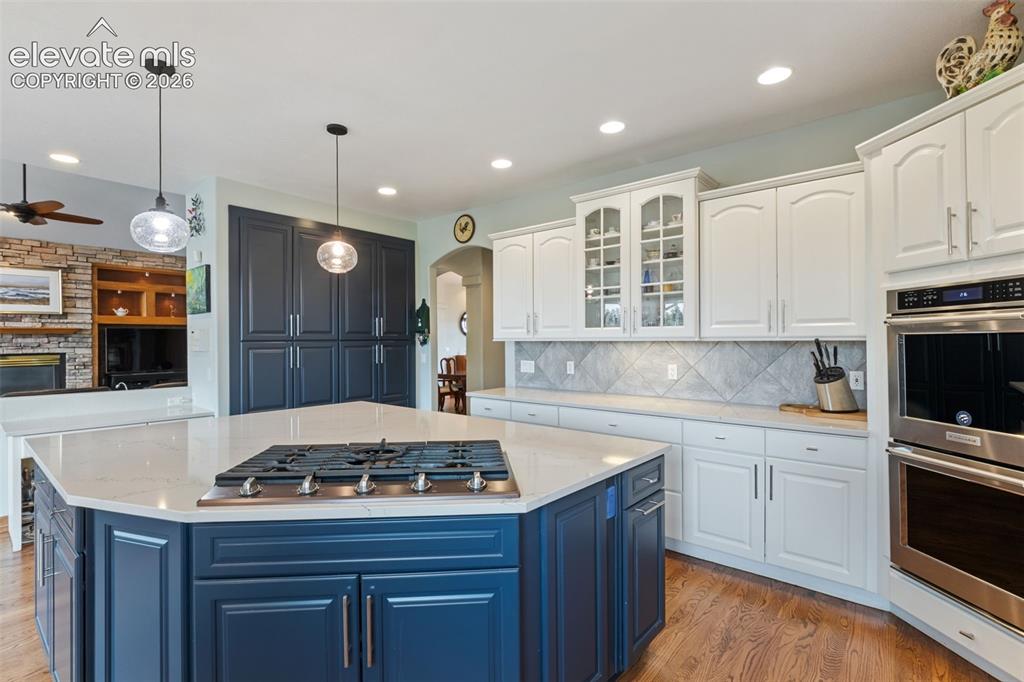 Image 11 of 47: Kitchen