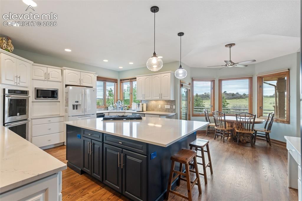 Image 12 of 47: Kitchen