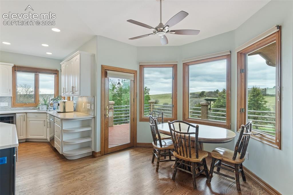 Image 13 of 47: Dining Area