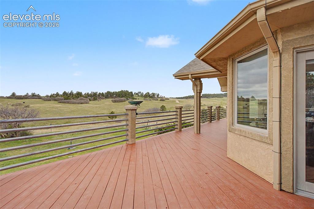 Image 37 of 47: Deck
