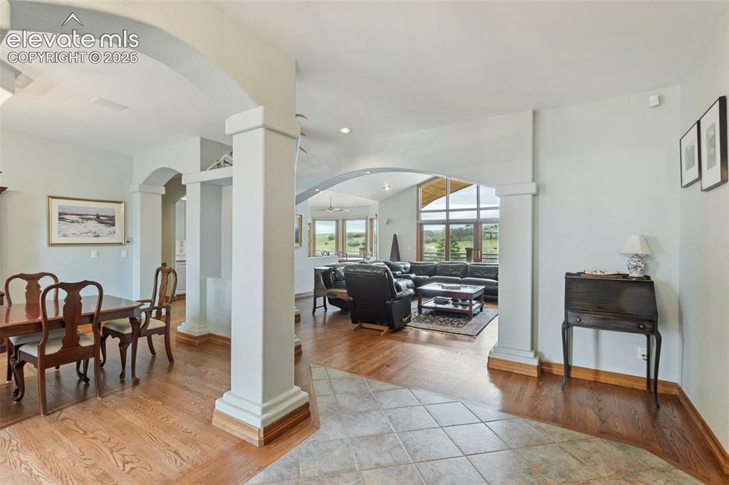 Image 6 of 47: Dining Area