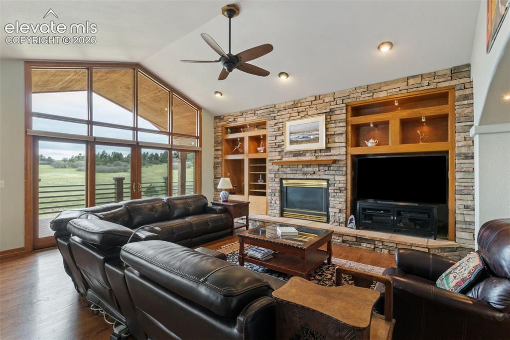 Image 8 of 47: Living Room