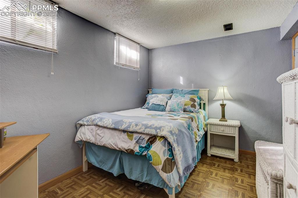Listing 6410199, Image 15 of 28