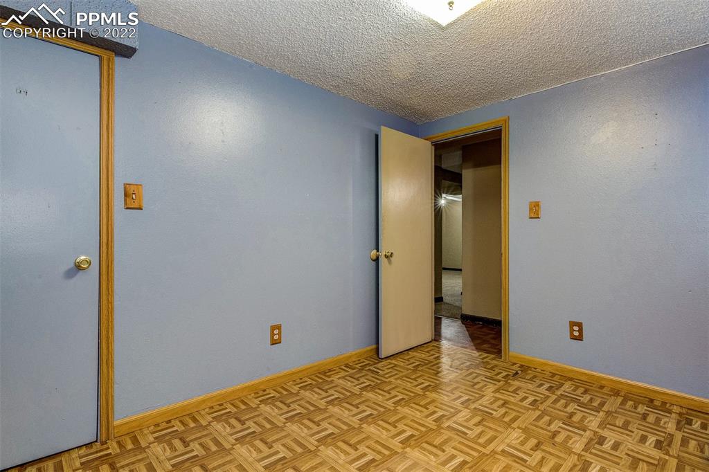 Listing 6410199, Image 16 of 28