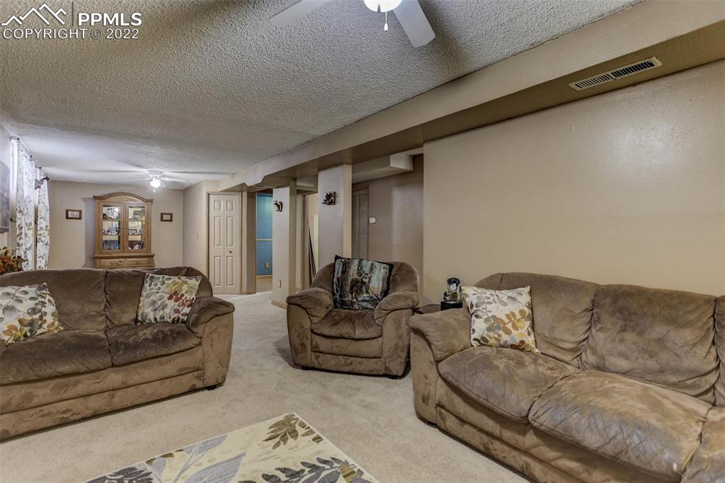 Listing 6410199, Image 18 of 28