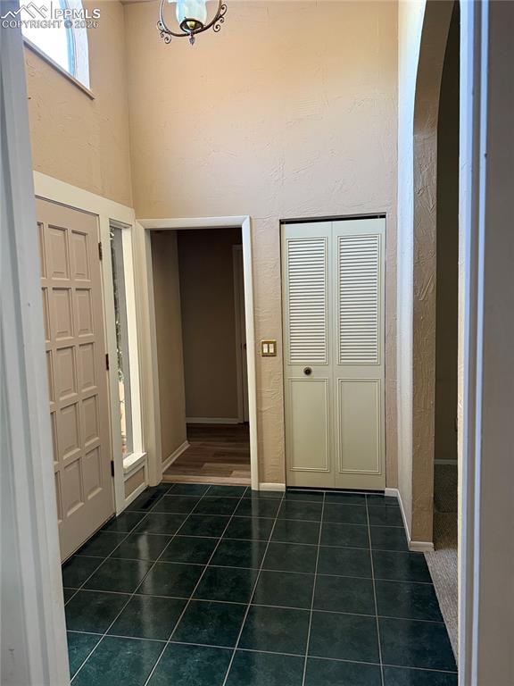 Image 12 of 21: Entry